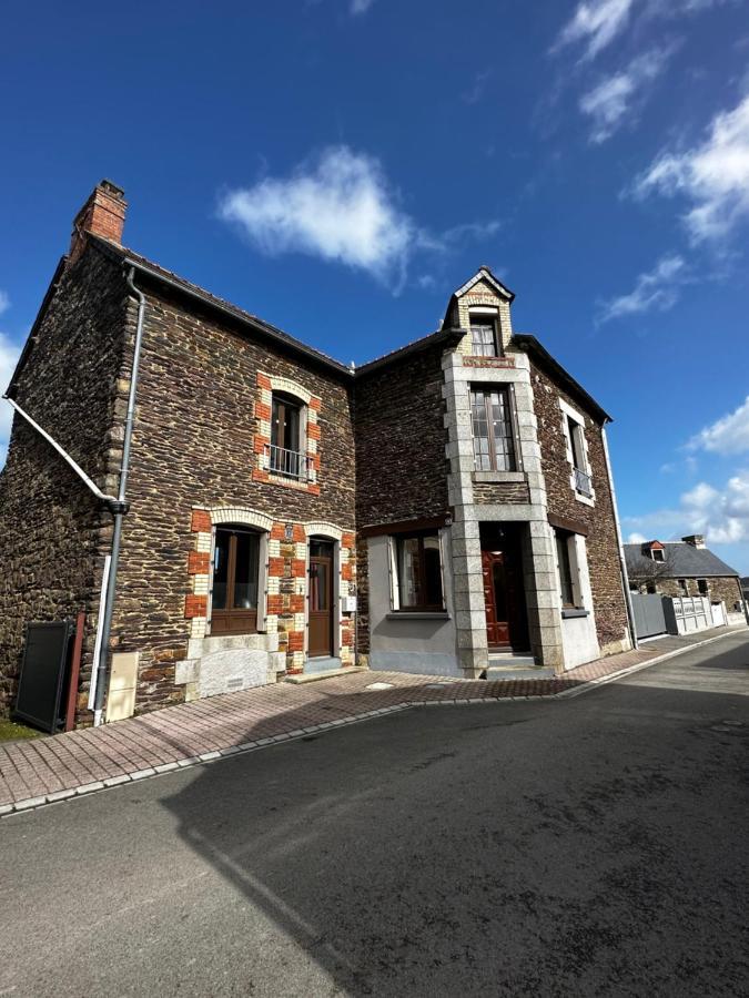 La Casa Rosa Villa Neant-sur-Yvel Exterior photo